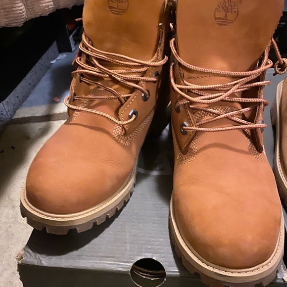 Timbs - Picture 4 of 5
